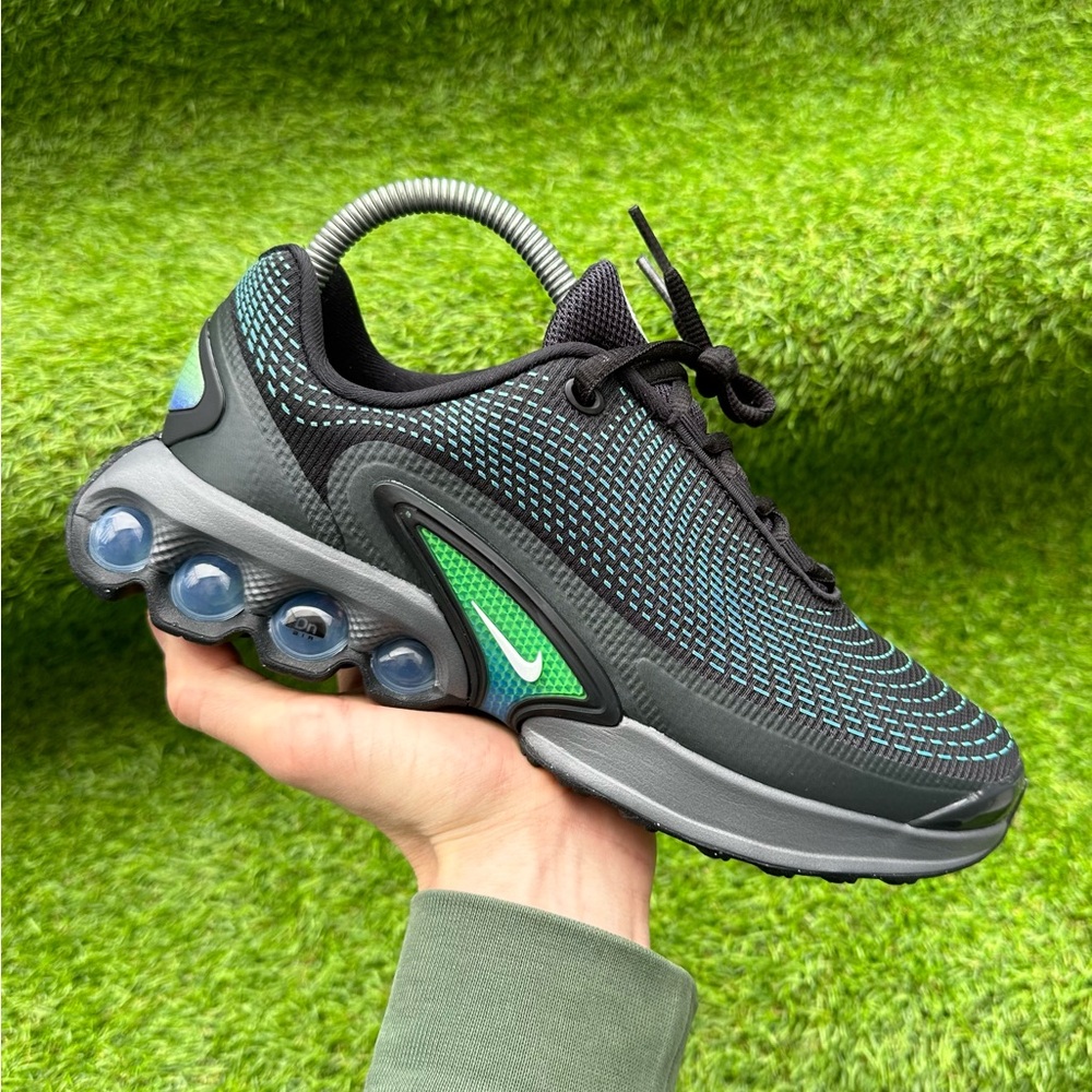 Nike Air Max DN GS Black Rage Green
Kids shoes Brand new sneakers 5,5Y size